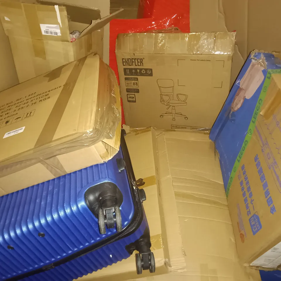 PALLET OF ASSORTED ITEMS TO INCLUDE LED CEILING LIGHT, ASH VACUUM AND OFFICE CHAIR