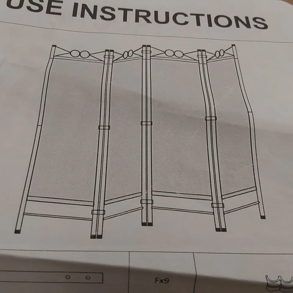 BOXED ROOM DIVIDER