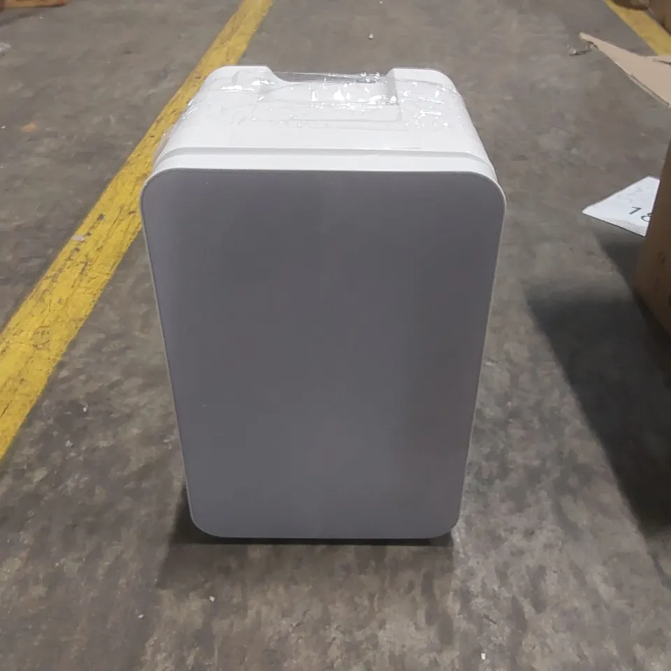 BOXED 10L MINI FRIDGE 