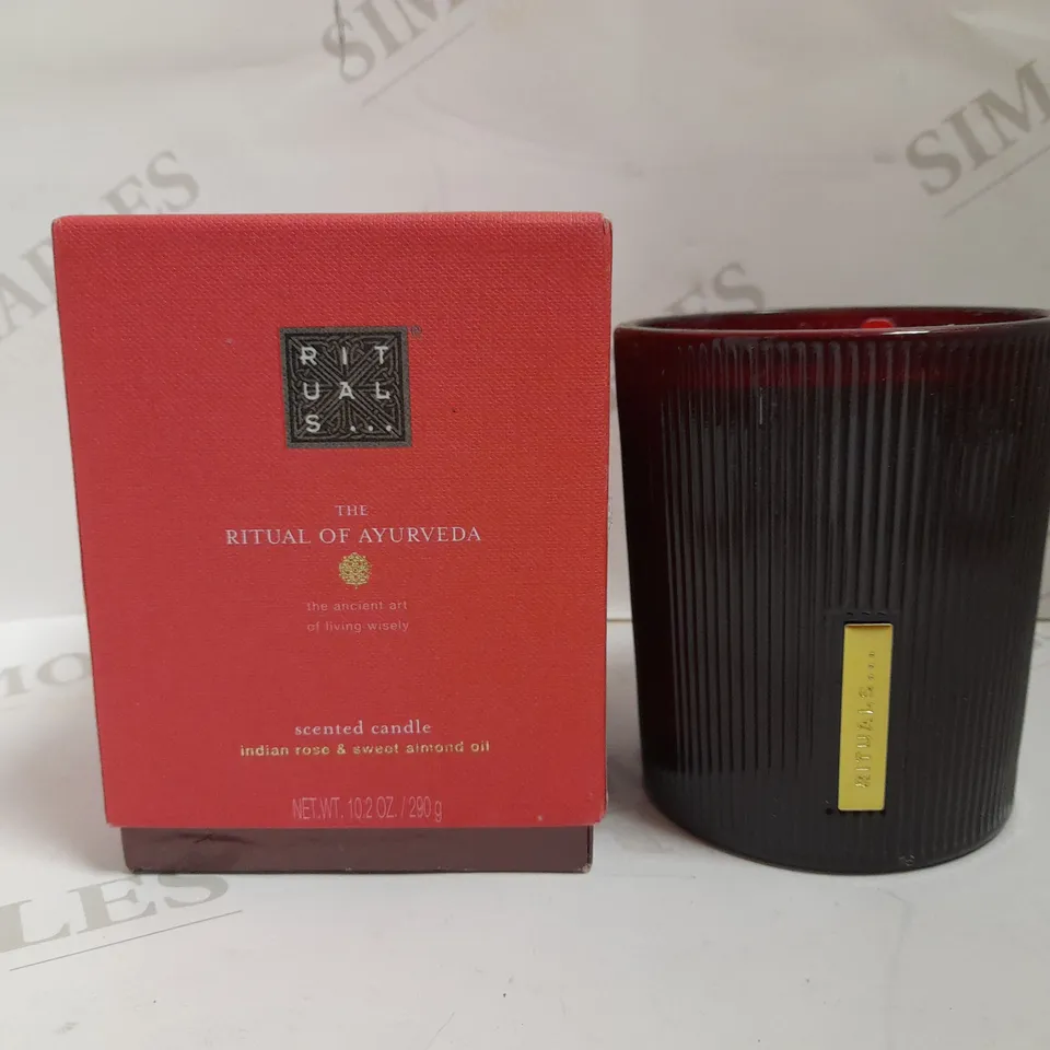 RITUALS `THE RITUALS OF AYURVEDA` SCENTED CANDLE - INDIAN ROSE & SWEET ALMOND OIL