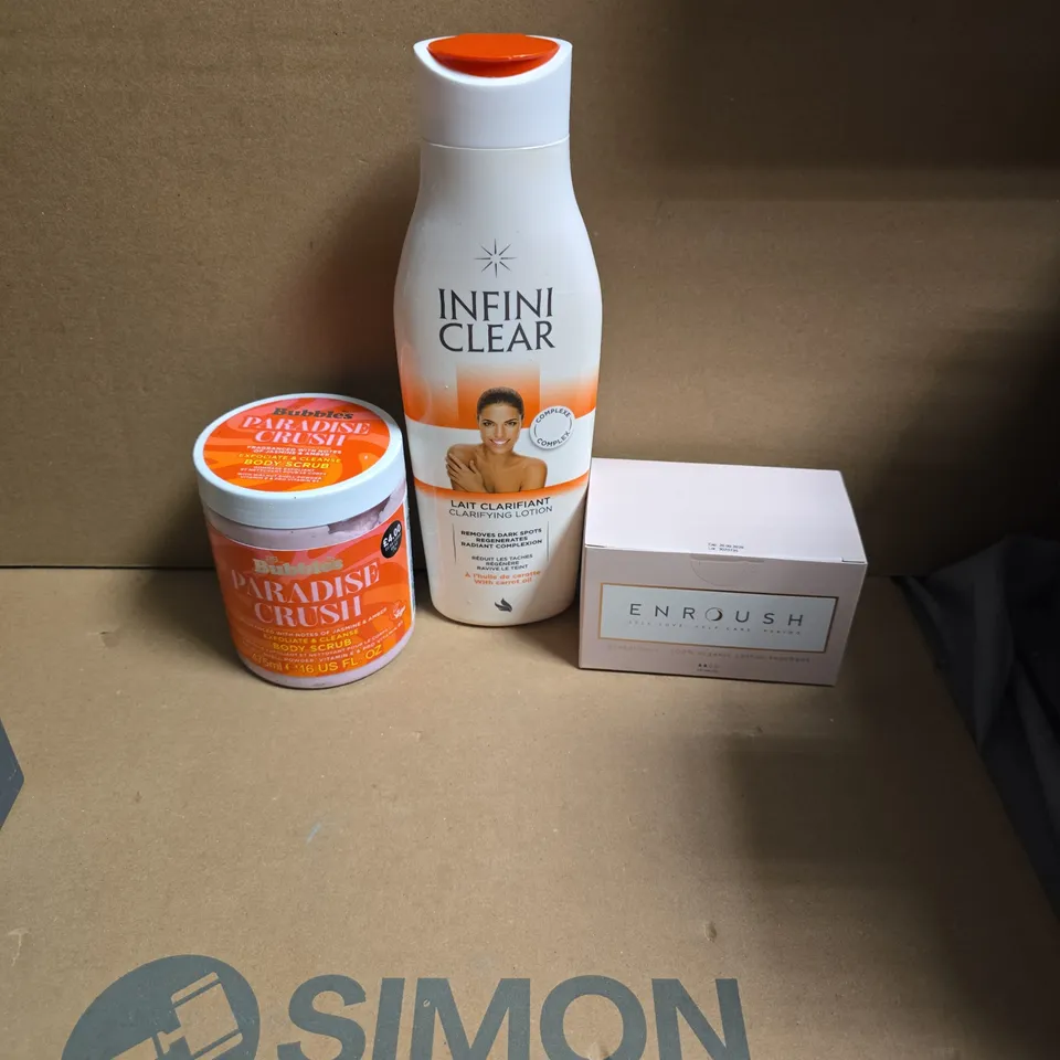 APPROXIMATELY 15 ASSORTED HEALTH & BEAUTY PRODUCTS TO INCLUDE INFINI CLEAR CLARFYING LOTION, PS BUBBLES BODY SCRUB, ENROUSH PANTYLINERS ETC - COLLECTION ONLY 