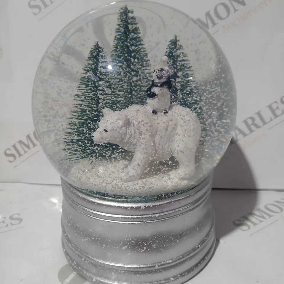 BOXED SANTA EXPRESS CHRISTMAS CHARACTER MUSICAL WATER SPINNER POLAR BEAR