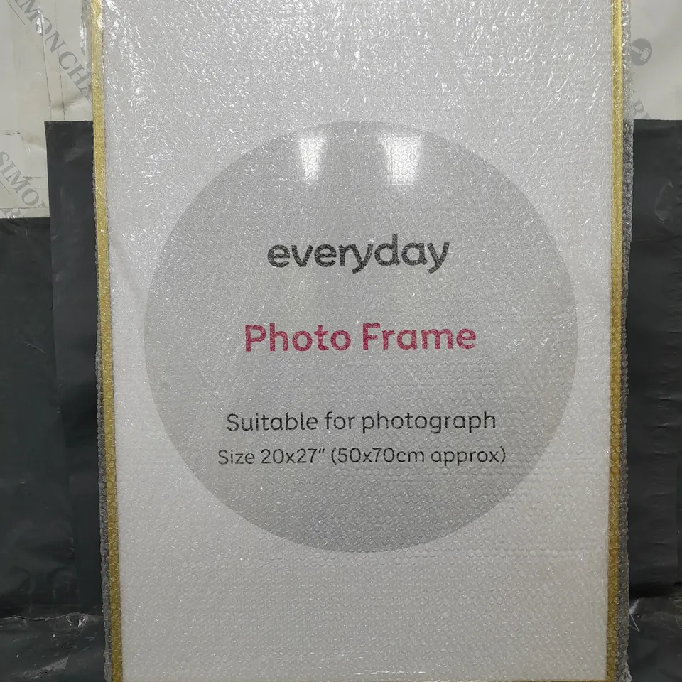 BOXED EVERYDAY PHOTO FRAME IN GOLD 