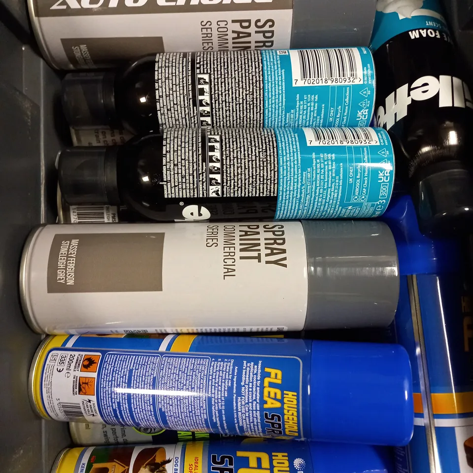 APPROXIMATELY 15 ASSORTED AEROSOLS TO INCLUDE WD-40, GILLETTE SHAVING FOAM, FLEA SPRAY ETC - COLLECTION ONLY 