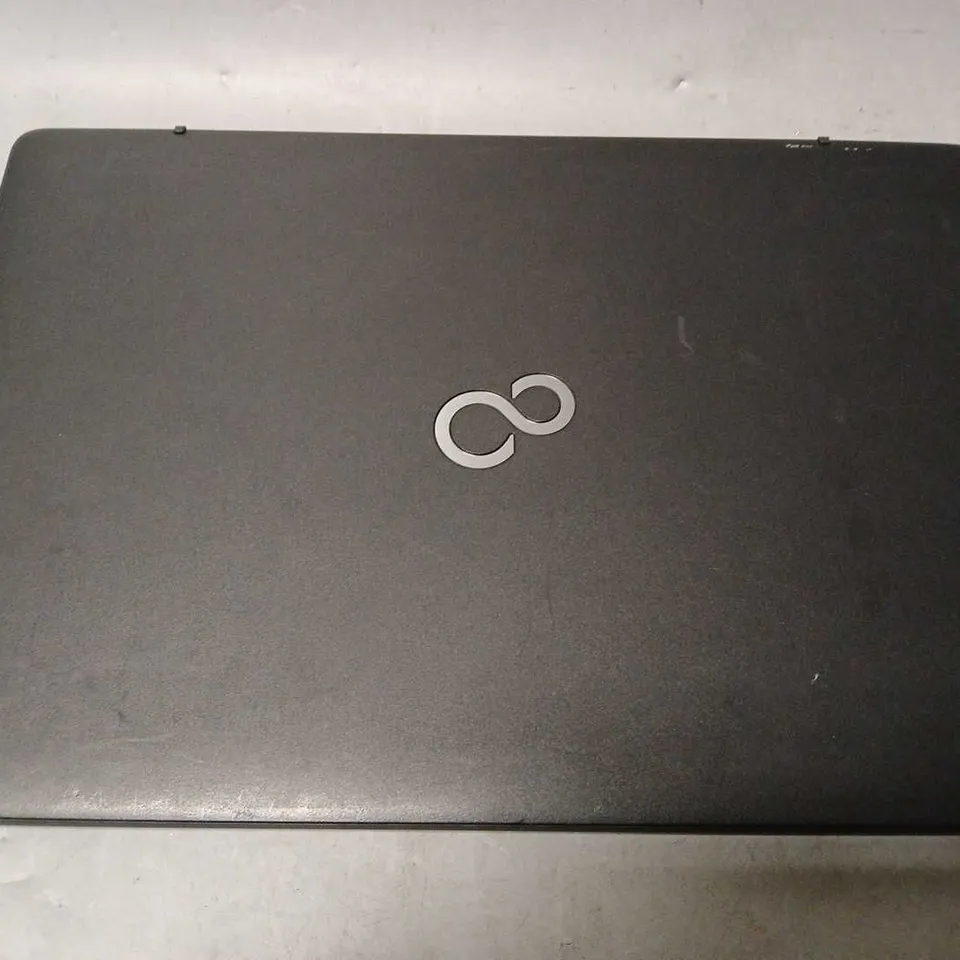 FUJITSU LIFEBOOK A556 LAPTOP 