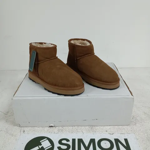 EMU WATER RESISTANT SHARKY MICRO BOOT CHESTNUT SIZE 5