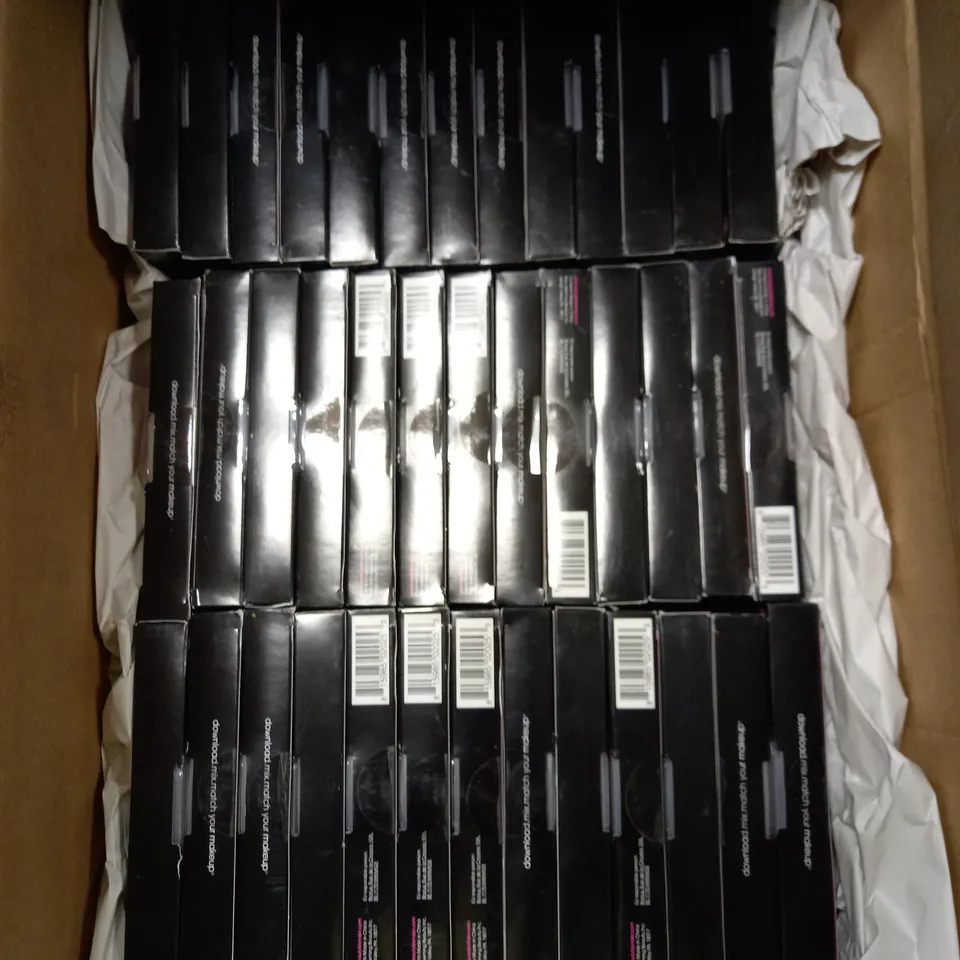 BOX OF APPROXIMATELY 45 BEAUTY BLENDER SURFACE SIMPLE MIXING PALETTE AND WAND SETS