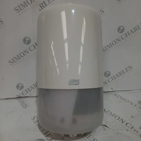BOXED TORK ELEVATION DISPENSER WIPER ROLL