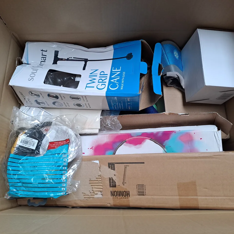 APPROXIMATELY 20 ASSORTED HOUSEHOLD ITEMS  TOO INCLUDE , EAR DEFENDERS , CANES , PILLOW CASES 