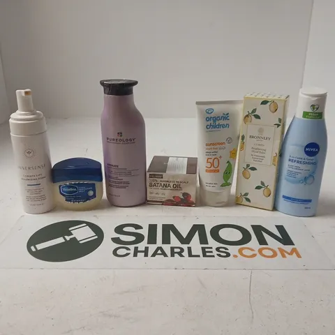 APPROXIMATELY 15 ASSORTED HEALTH & BEAUTY PRODUCTS TO INCLUDE INNERSENSE VOLUMIZING FOAM, VASELINE, PUREOLOGY SHAMPOO, ETC - COLLECTION ONLY