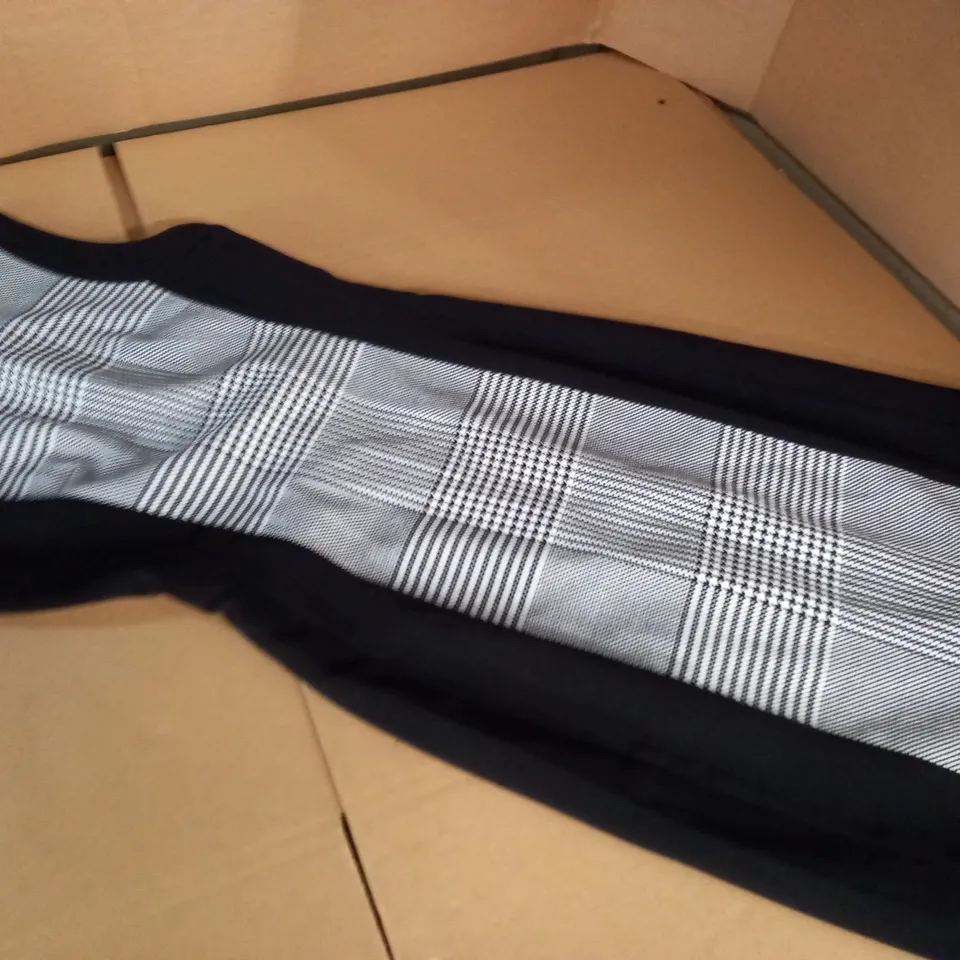 H&M BODYCON DRESS - EUR 36