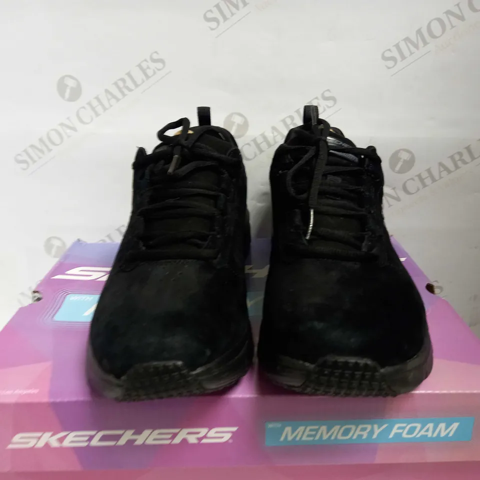 SKECHERS FASHION FIT LACE UP TRAINERS BLACK - SIZE 7