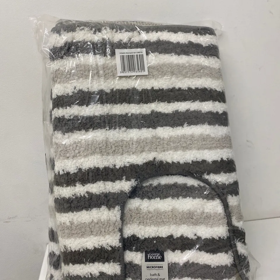 BOX OF 24 X BRAND NEW STRIPED MICROFIBRE BATH&PEDESTAL MAT