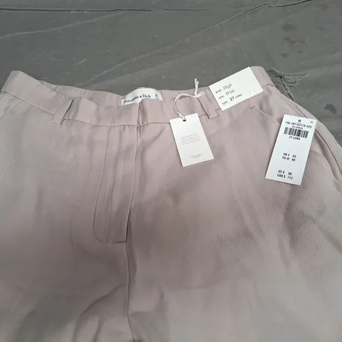 ABERCROMBIE & FITCH TROUSERS IN BROWN SIZE 27 LONG 