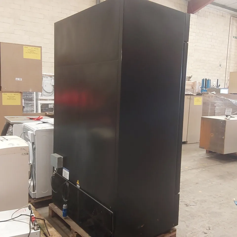 TRUE GDM-43F-HC-TSL01 TRUE UPRIGHT RETAIL MERCHANDISER FREEZER