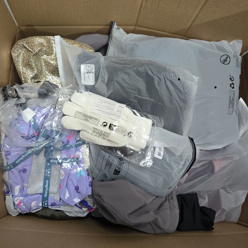 APPROXIMATELY 25 ASSORTED CLOTHING ITEMS IN VARIOUS SIZES, STYLES & COLOURS TO INCLUDE BRANDS SUCH AS BLOOMCHIC, HARRY BEAR, LANDS END, ETC - COLLECTION ONLY