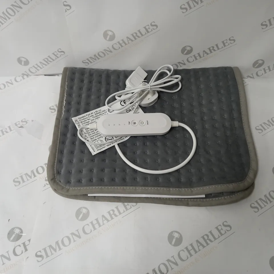 BOXED HEATED PAD IN GREY 40 X 60 CM