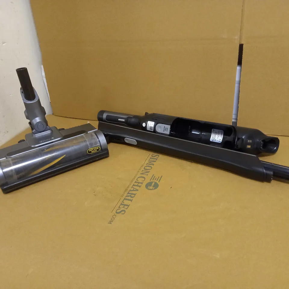 SHARK CORDLESS HANDHELD VACUUM