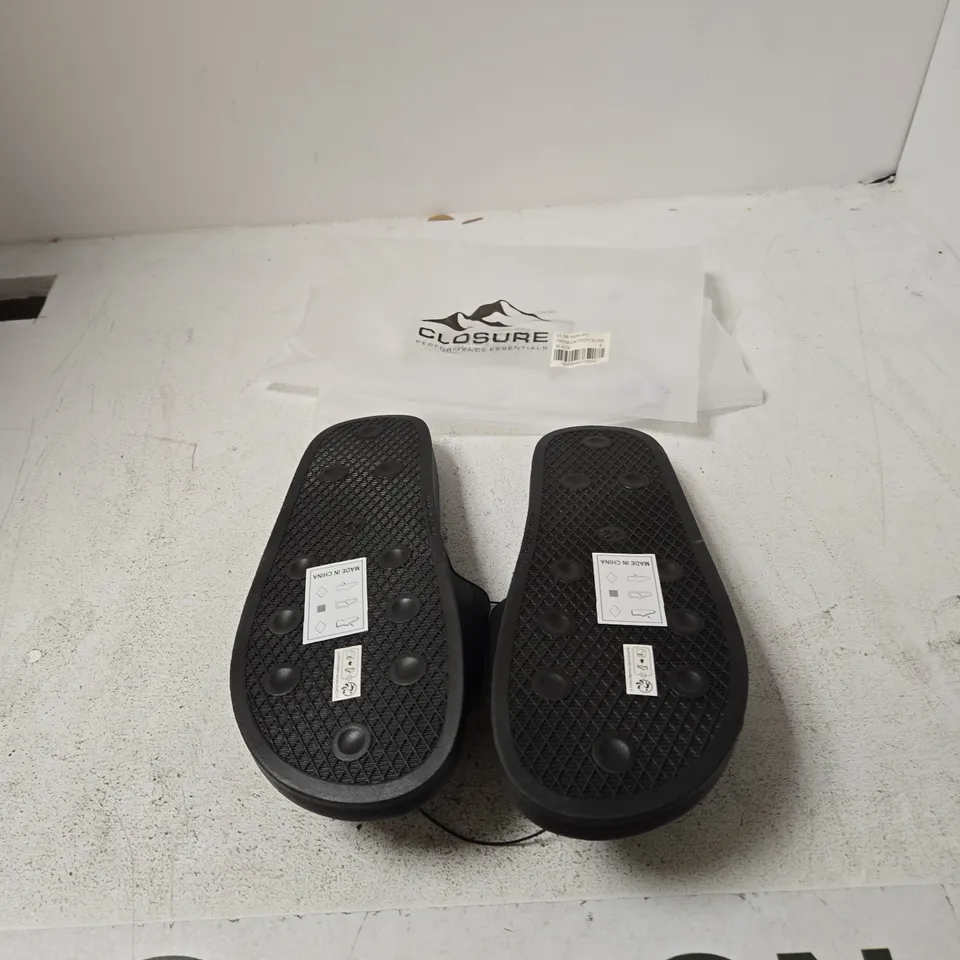 CLOSURE PREMIUM TECH SLIDES – BLACK - UK 8