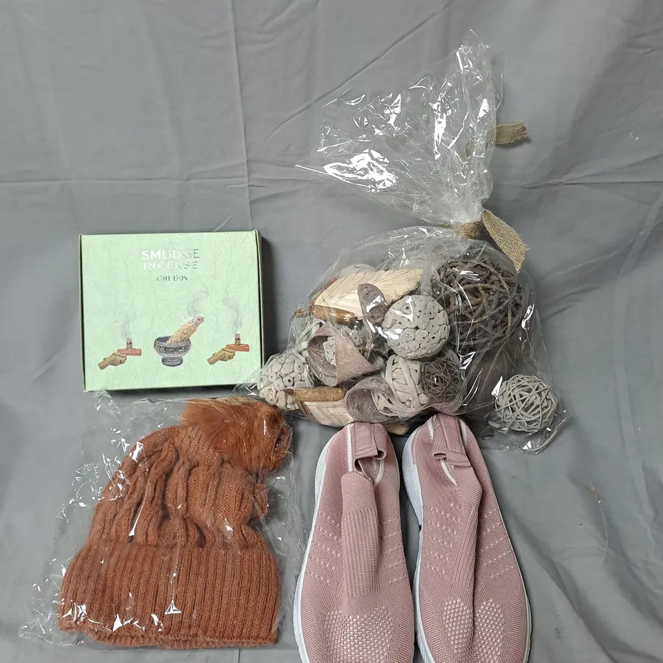 BOX OF APPROXIMATELY 15 HOUSEHOLD ITEMS TO INCLUDE SMUDGE INCENSE SET, SHOES AND HOME DECOR