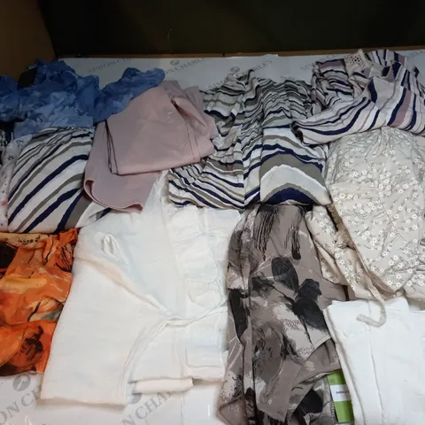 BAG OF APPROX 10 ASSORTED CLOTHING ITEMS TO INCLUDE - MAISON DE NIMES - EMELIA