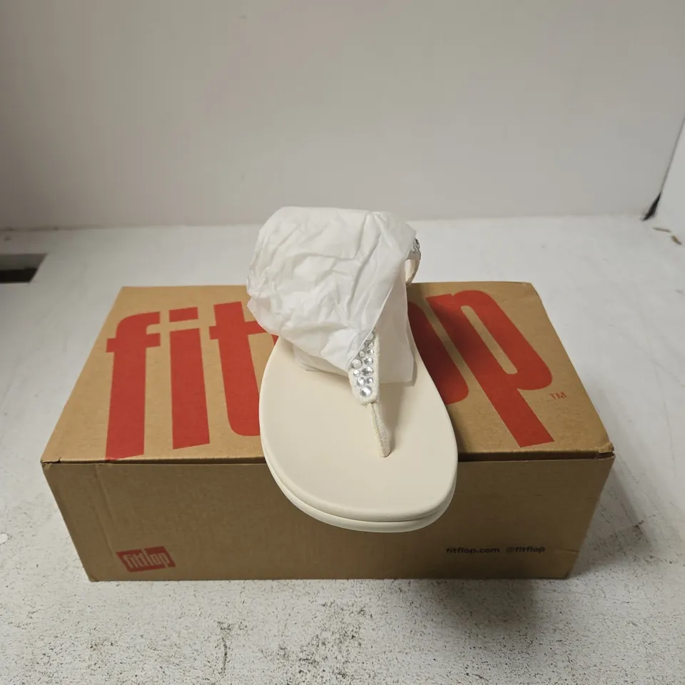 FITFLOP SOLAY MIXED-CRYSTAL TOE-POST SANDALS – CREAM, UK 6