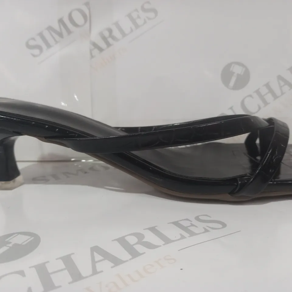 BOXED PAIR OF DESIGNER SQUARE TOE LOW HEEL SANDALS IN BLACK EU SIZE 42