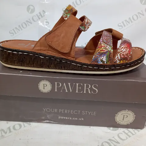BOXED PAIR OF PAVERS OPEN TOE SANDALS IN MULTICOLOUR EU SIZE 41