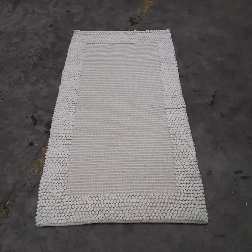 QUALITY DESIGNER AREA RUG - APPROXIMATELY 145X80CM