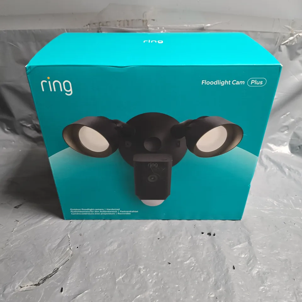 BOXED RING OUTDOOR FLOODLIGHT CAM PLUS