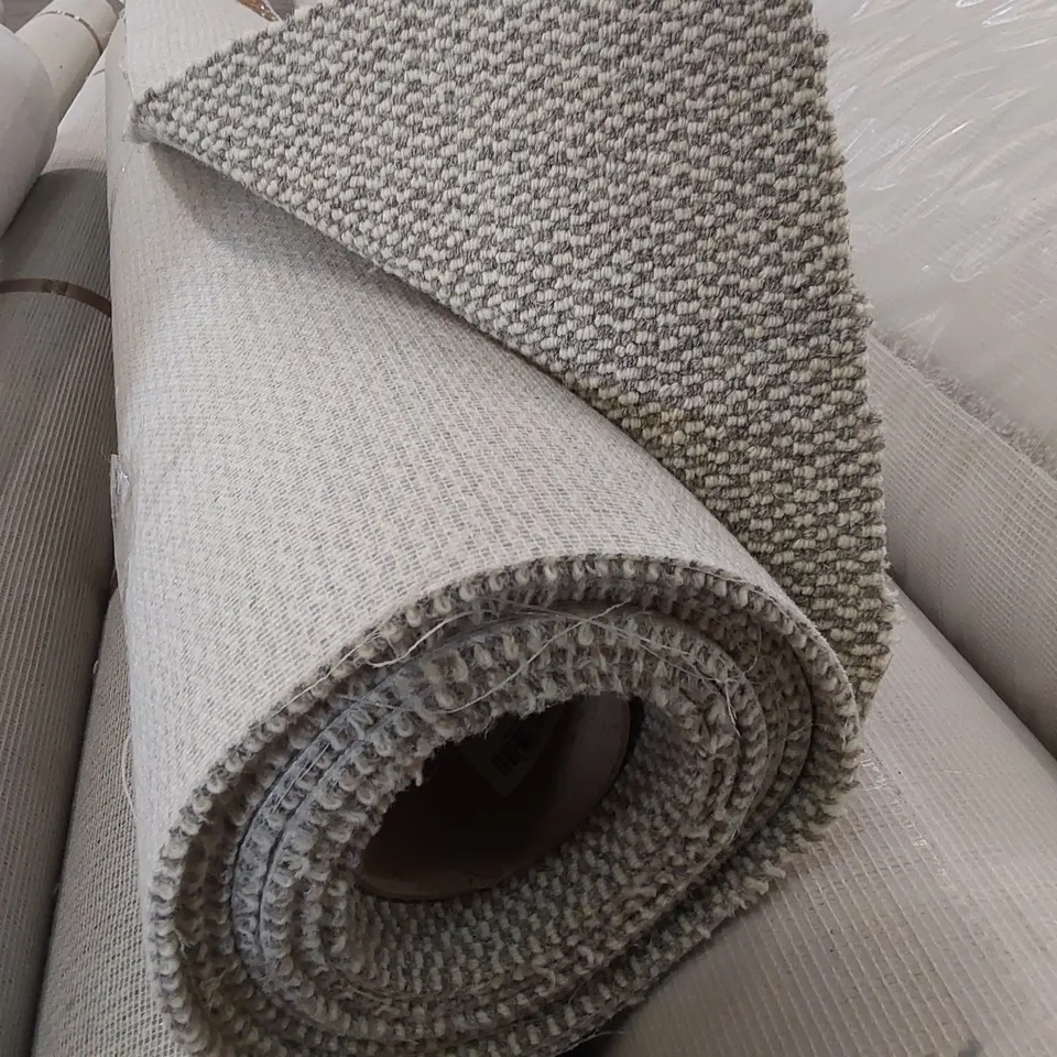 ROLL OF QUALITY LAKELAND HERDWICK SILVERHOW CARPET // SIZE: 1.42m X UNSPECIFIED 