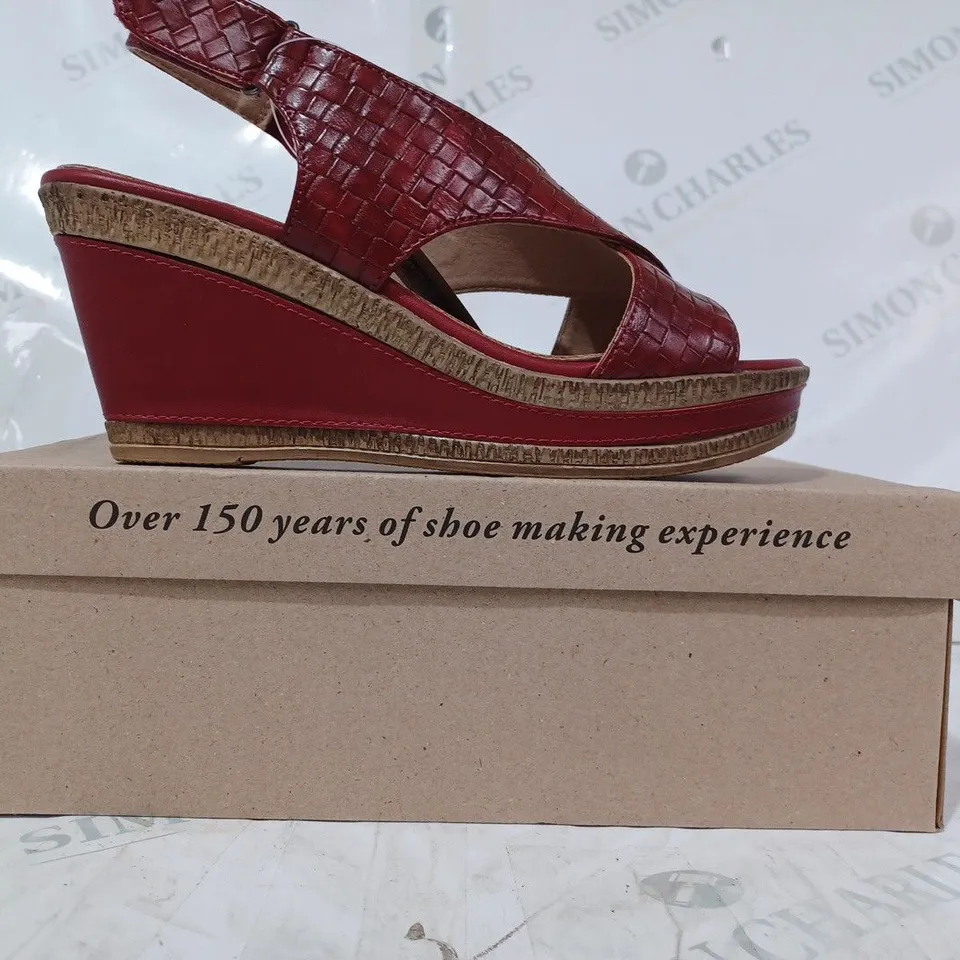 BOXED PAIR OF CUSHION-WALK CYPRESS WEDGE SANDALS IN RED SIZE 6