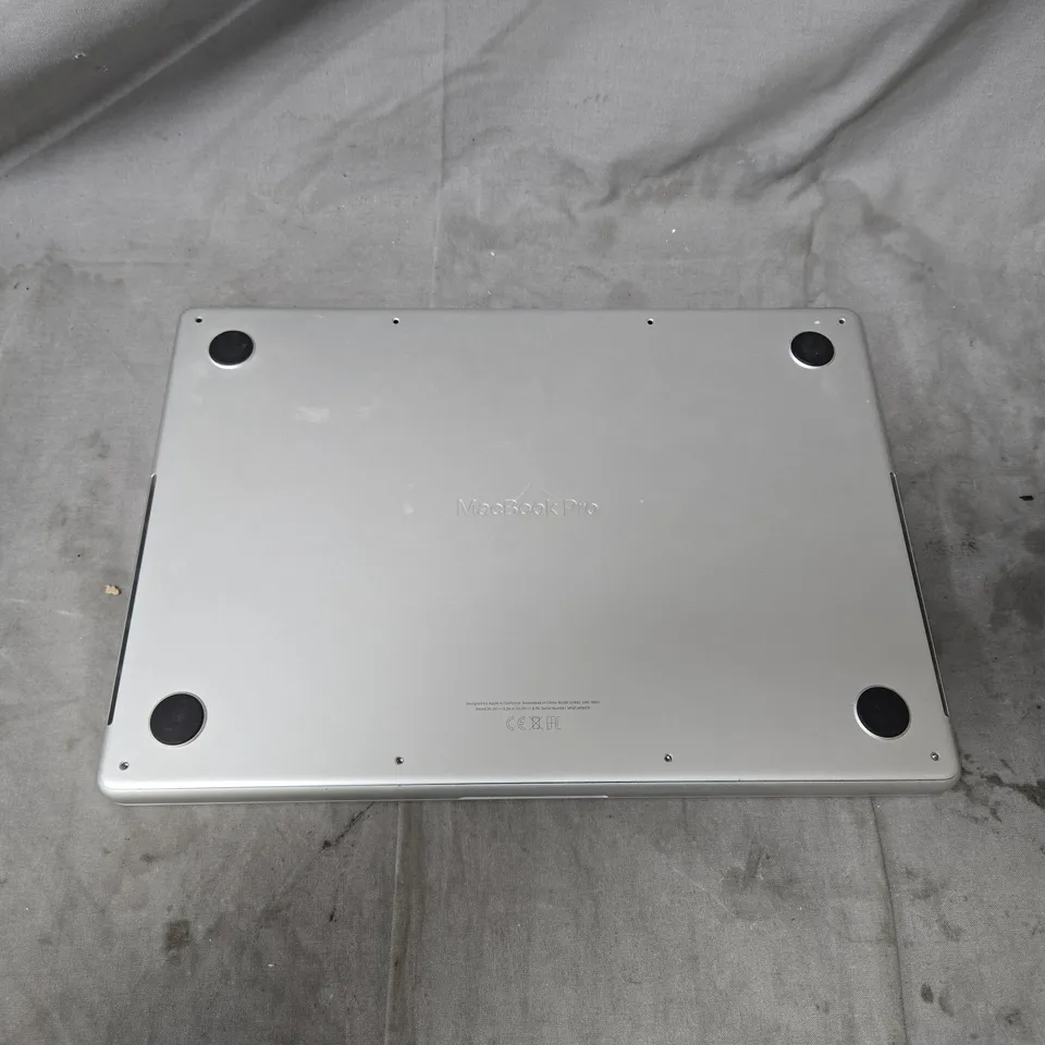 APPLE MACBOOK PRO LAPTOP (2023) – SILVER