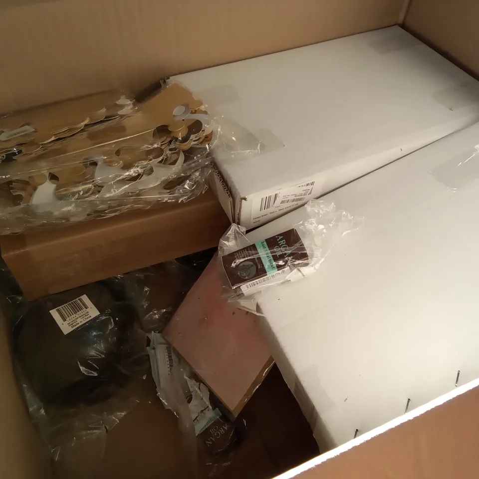 PALLET OF ASSORTED ITEMS INCLUDING ITISLL PUMP SPRAYER, M-DESIGN RECTANGLE OPEN WASTE CAN, 20PCS GOLD PAPER CROWN DECORATIONS, CORDON GREEN ROASTING TRAYS, ARGAN OIL HAIR TREATMENT