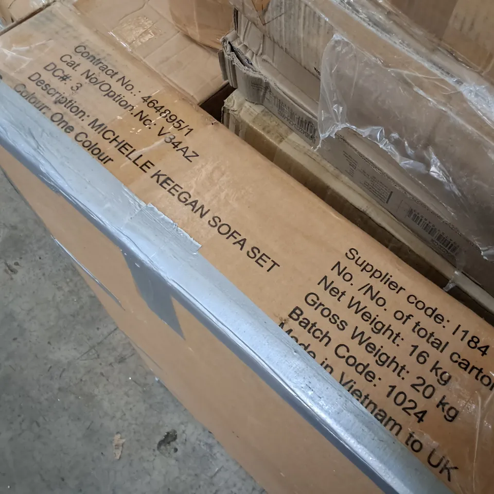 BOXED OUTDOOR FURNITURE PART FROM MICHELLE KEEGAN RANGE - 1 BOX