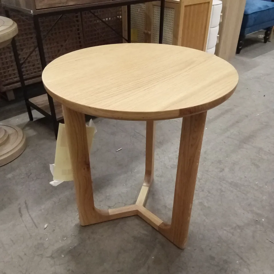 CRAFT SIDE TABLE SMOKED - NATURAL