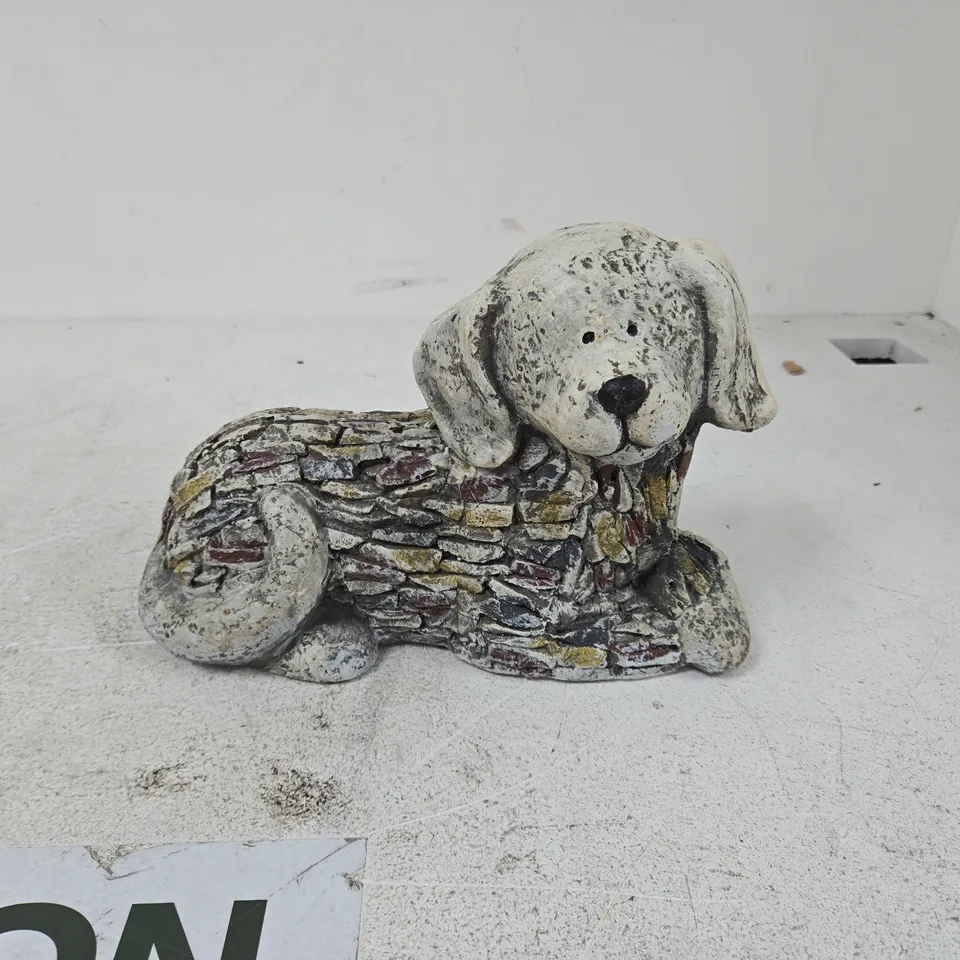 GARDEN MILE DOG STATUE RESIN GARDEN ORNAMENT BOXED