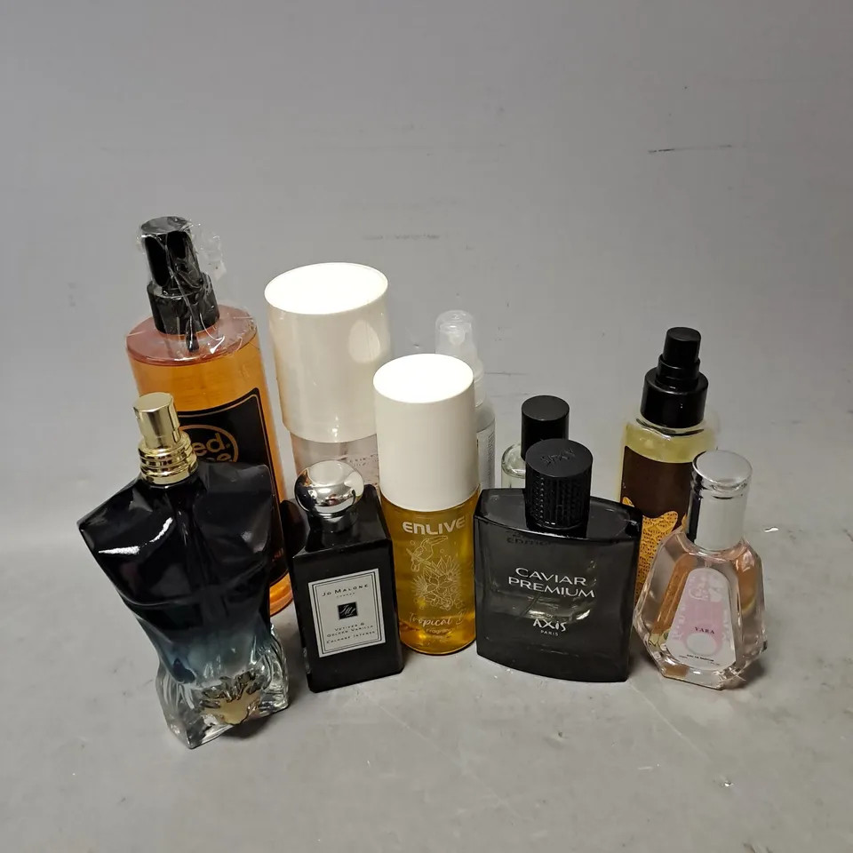 APPROXIMATELY 10 ASSORTED UNBOXED FRAGRANCES TO INCLUDE - JO MALONE COLOGNE - JEAN PAUL GAULTIER LE BEAU - BRAZILIAN CRUSH PERFUME MIST - ETC - COLLECTION ONLY