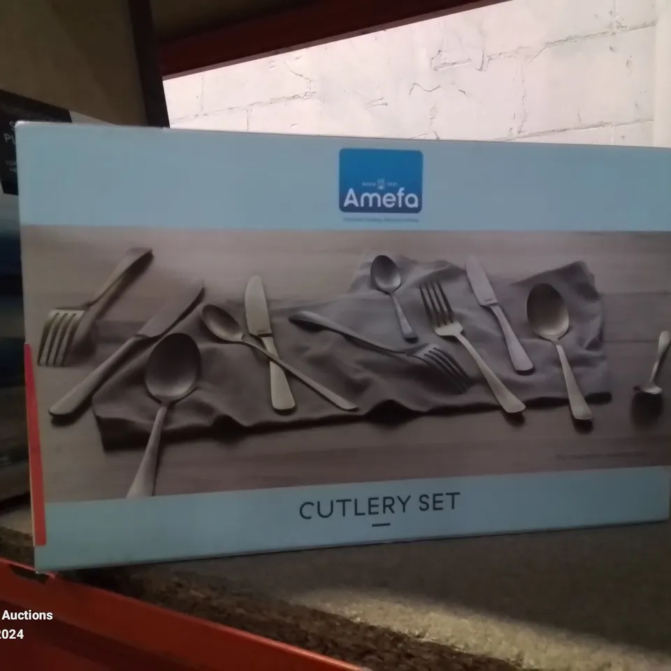 BOXED AMEFA 16 PIECE STAINLESS STEEL CUTLERY SET 