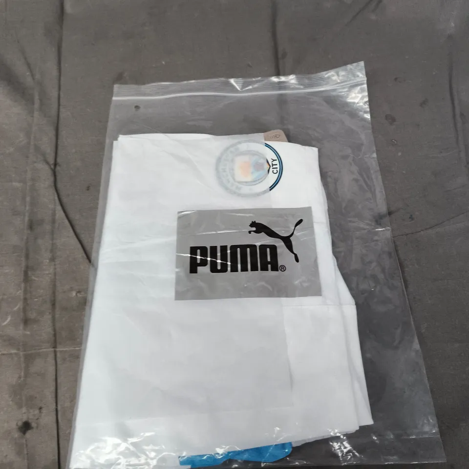BAGGED MANCHESTER CITY FC SHORTS - SIZE UNSEPECIFIED