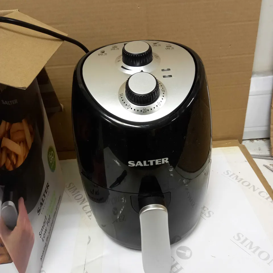 SALTER EK2817 COMPACT HOT AIR FRYER 