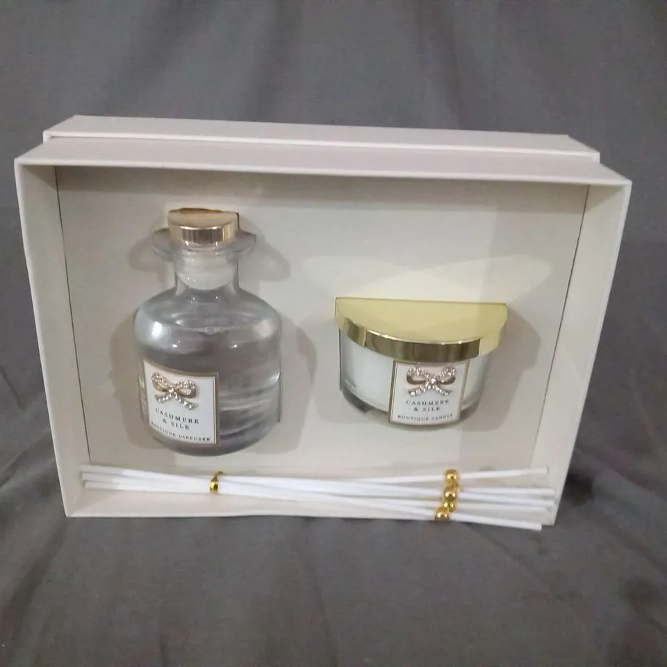 SIX BOXED HEARTS DESIGNS CASHMERE AND SILK BOUTIQUE GIFT BOX HAND POURED 120ML DIFFUSER