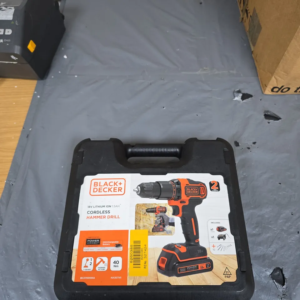 BLACK+DECKER 18V CORDLESS HAMMER DRILL KIT IN CASE (BOXED)