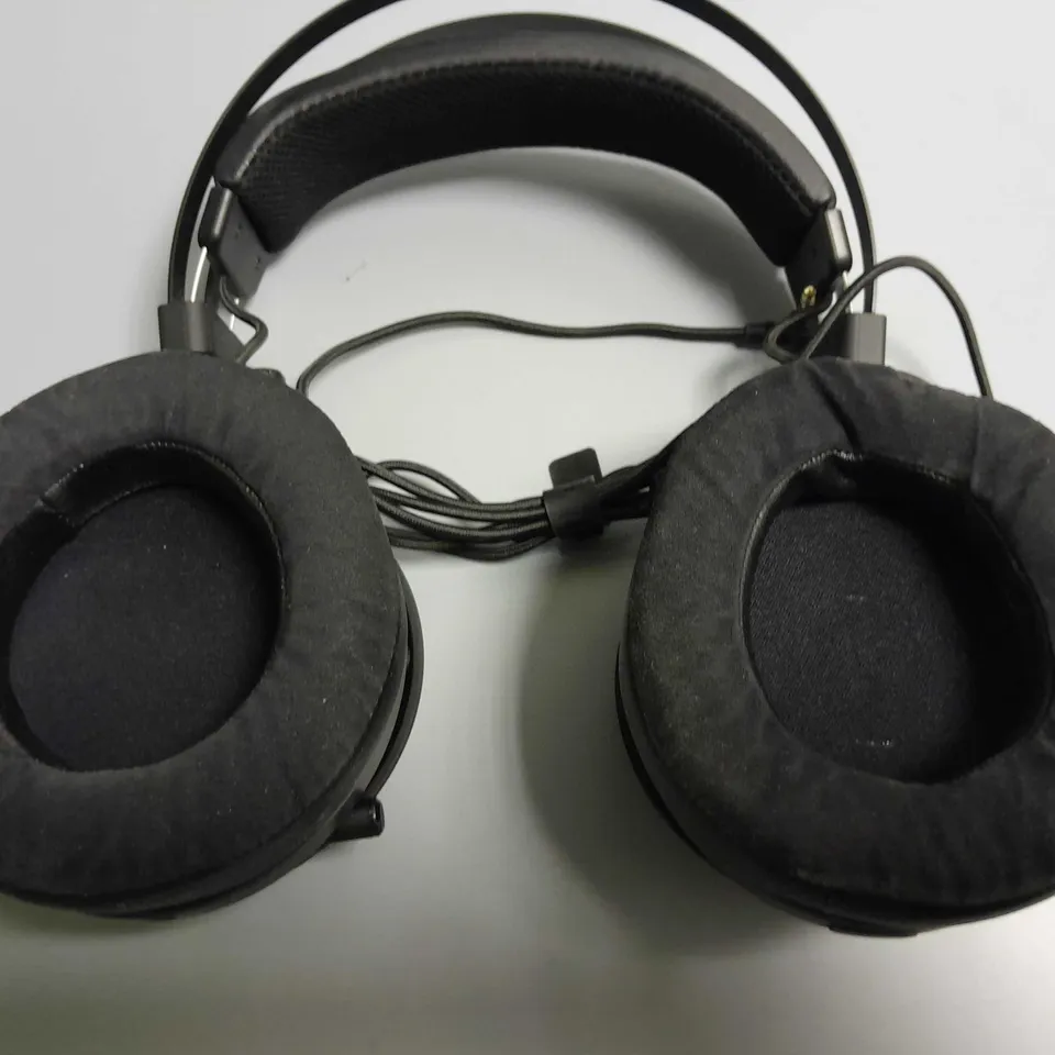 RAZER NARI WIRELESS GAMING HEADSET
