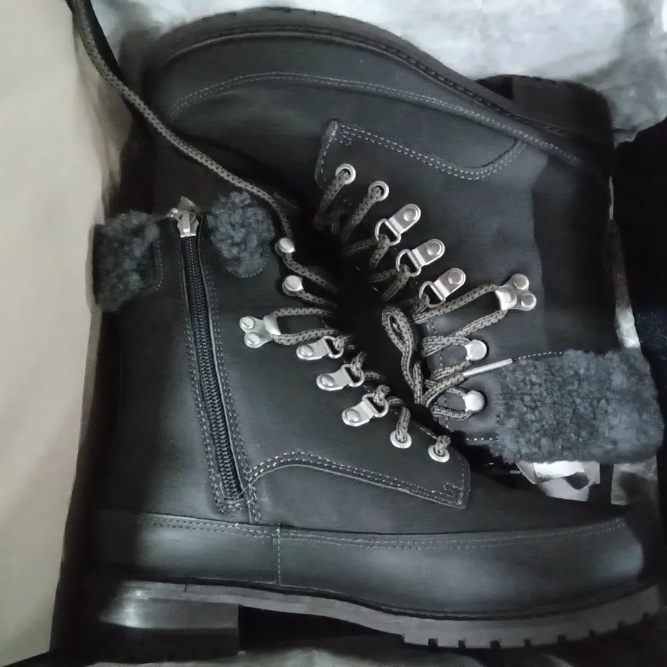 3 SHOE BOXES CONTAINING EMU OKAB WATERPROOF BOOTS - DARK GREY - UK 5