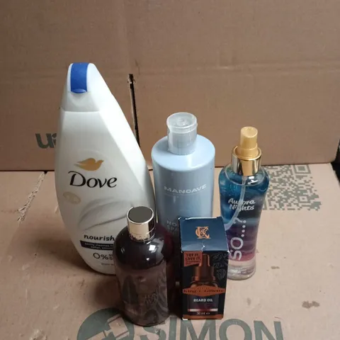 TOTE OF APPROXIMATELY 18 ASSORTED COSMETIC ITEMS TO INCLUDE MANCAVE SHOWER GEL, DOVE BODY WASH, BEARD OIL, SO? AURORA NIGHTS BODY MIST, MOLTON BROWN BATH AND SHOWER GEL ETC