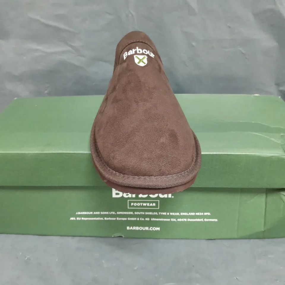 BOXED PAIR OF BARBOUR MULE SLIPPERS IN BROWN SIZE UK 9