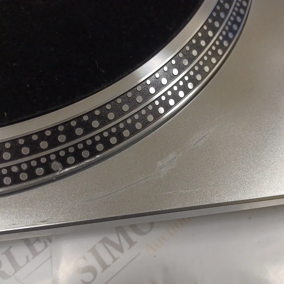 VICTROLA PROFFESIONAL TURNTABLE