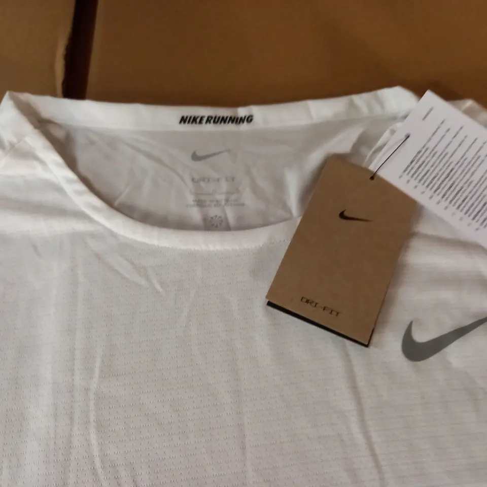 NIKE RUNNING WHITE T-SHIRT - L