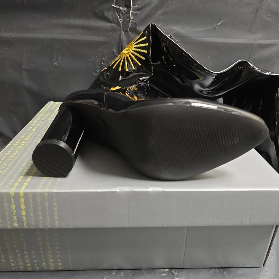 KOI BLACK PATENT KNEE-HIGH BOOTS WITH GOLD SUN & STAR EMBROIDERY - UK SIZE 6 